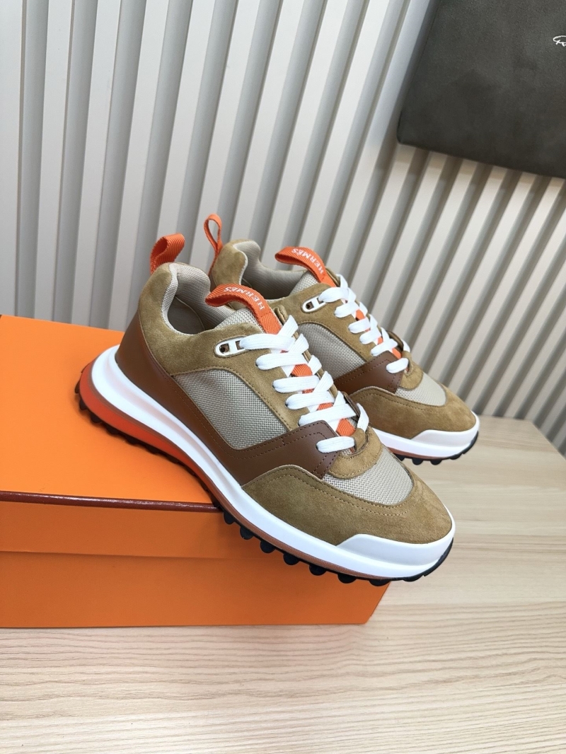 H**me5 sneaker